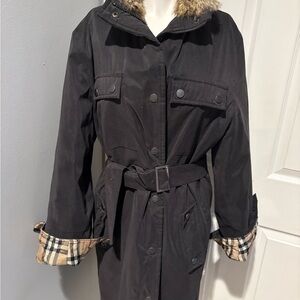 Women’s Burberry Black Trench Coat with Fur Trim Collar Nova Check Cuffs S/XL